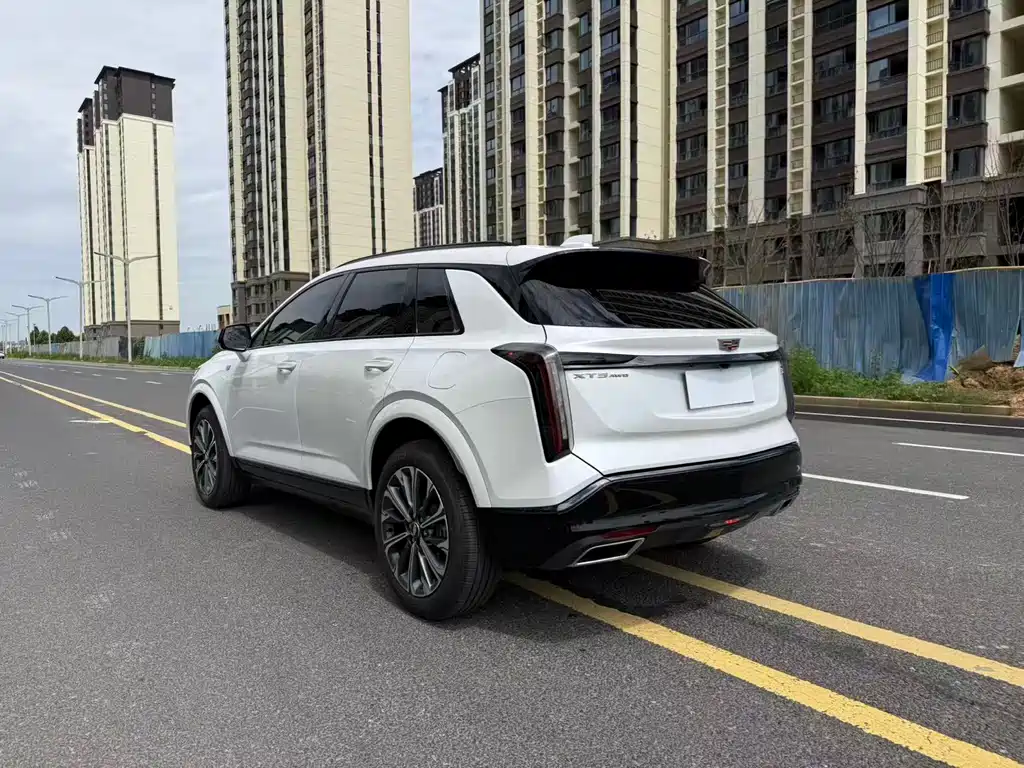 Cadillac XT5 2025 — фото 11