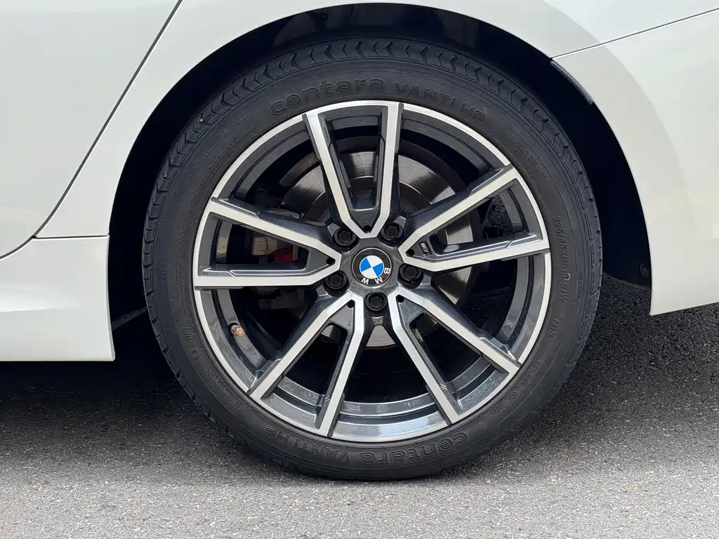 BMW 3 Series 2019 — фото 7