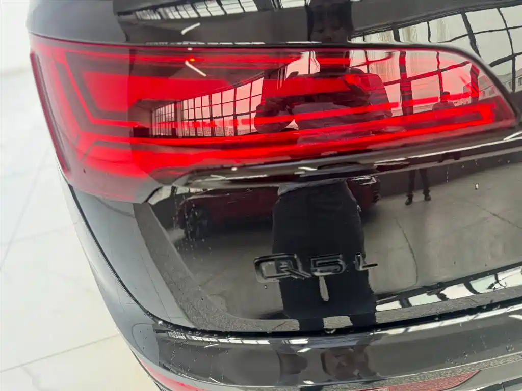 Audi Q5L Sportback 2024 — фото 16