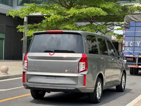 Wuling Hongguang PLUS 2019