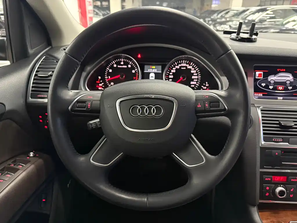 Audi Q7 2015 — фото 10