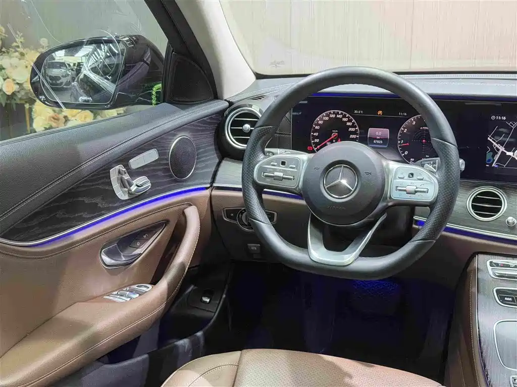 Mercedes-Benz E-Class 2020 — фото 16