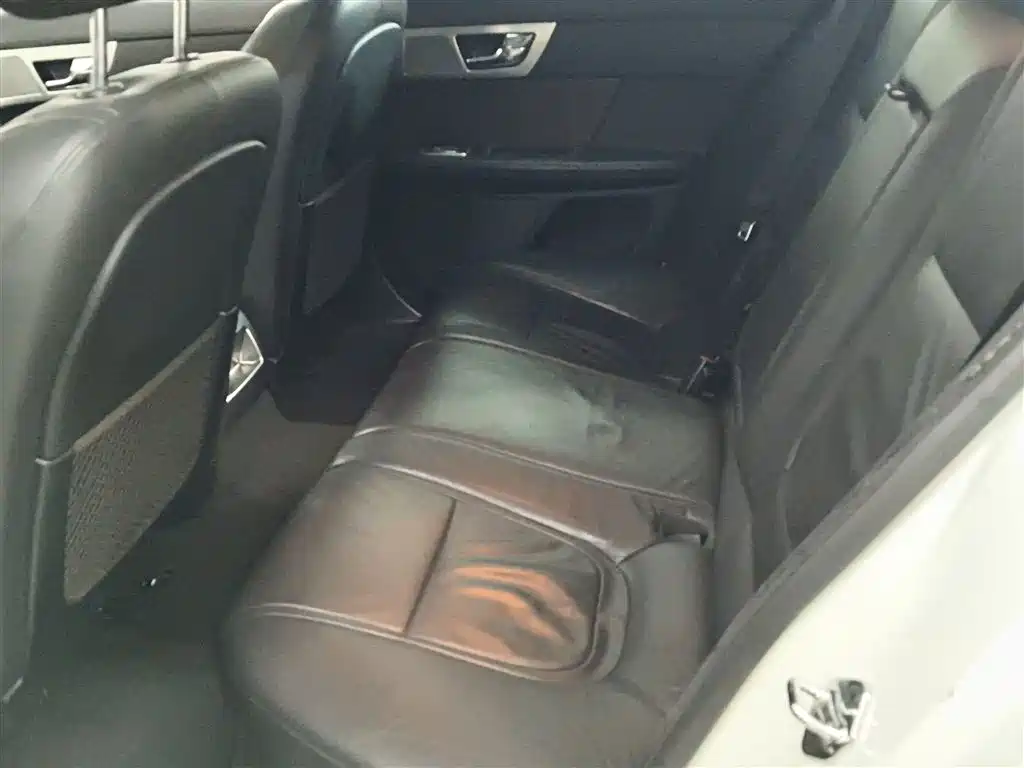 Jaguar XF 2014 — фото 13