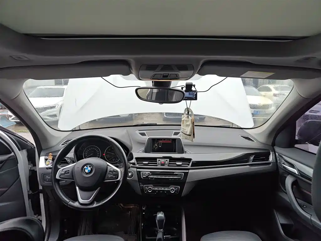 BMW X1 2017 — фото 18