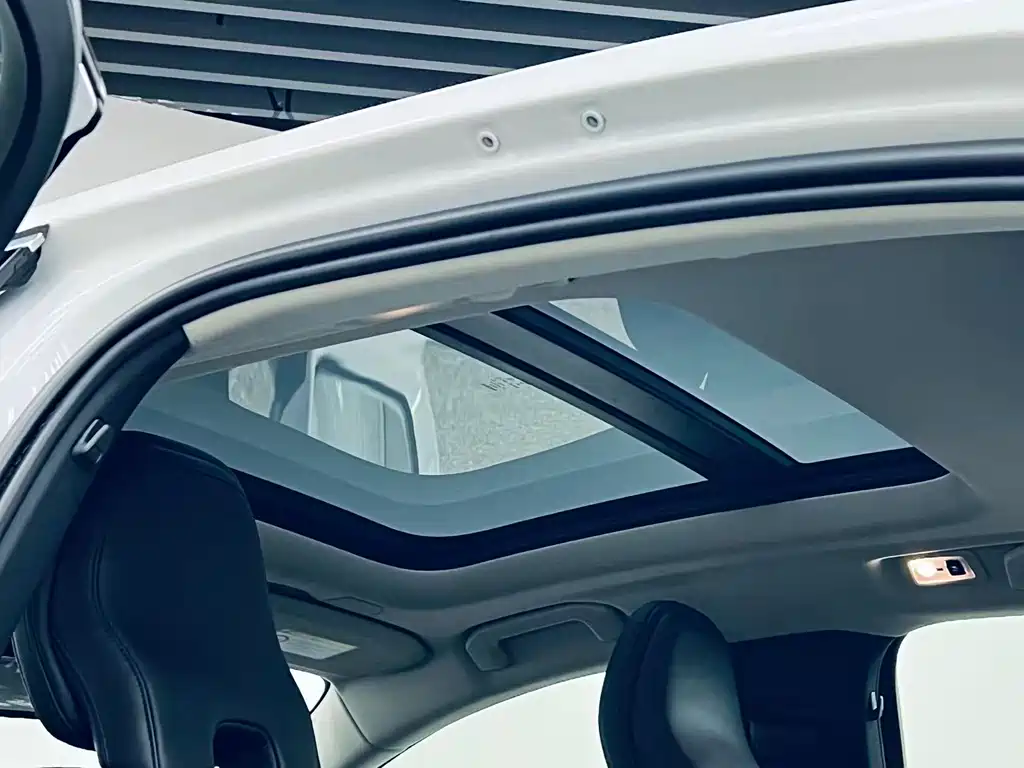Volvo S60 PHEV 2020 — фото 18