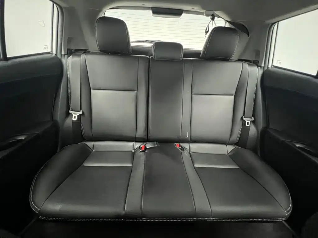Toyota Yaris L 2021 — фото 12