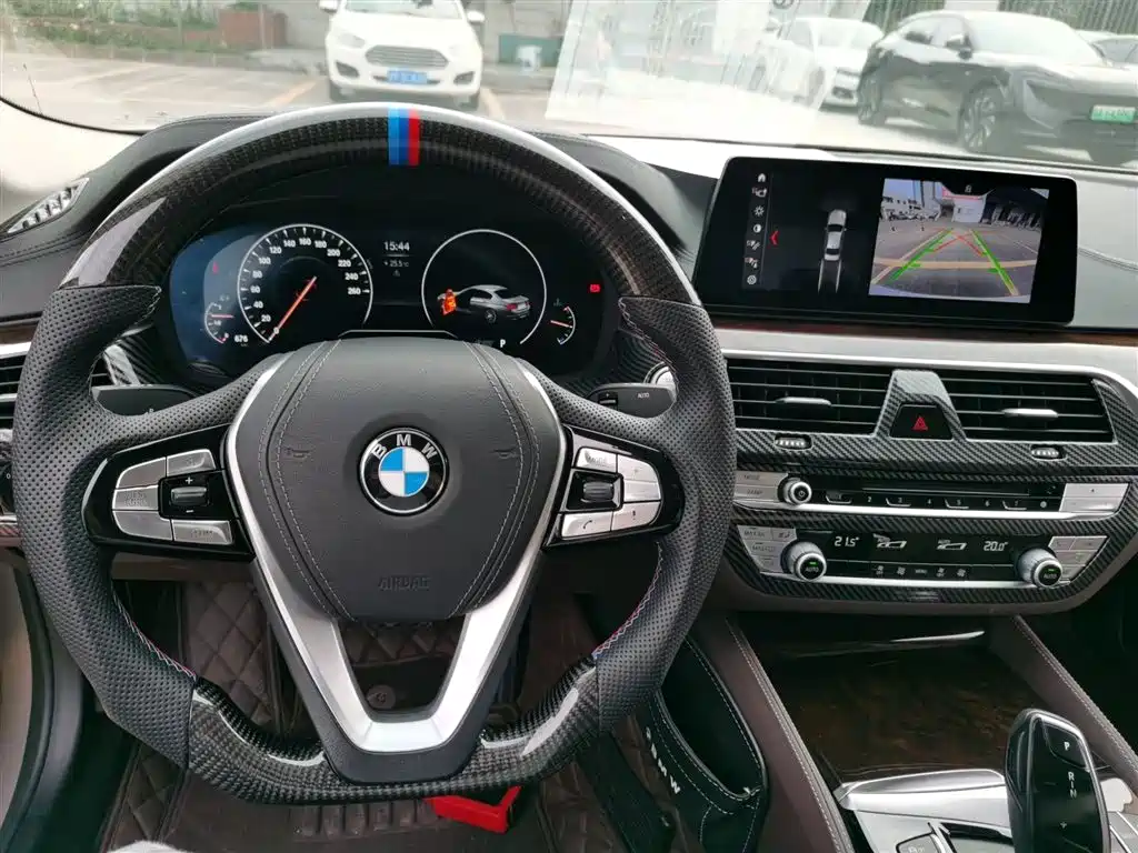 BMW 5 Series 2019 — фото 6