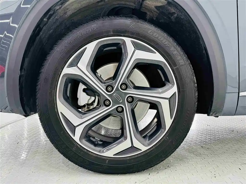 Geely Xingyue L 2023 — фото 10