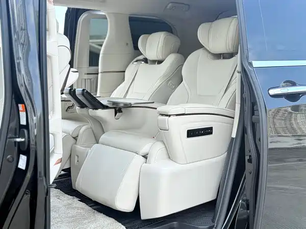 Lexus LM 2025