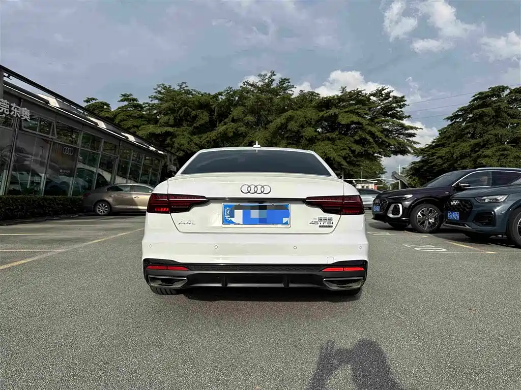 Audi A4L 2023