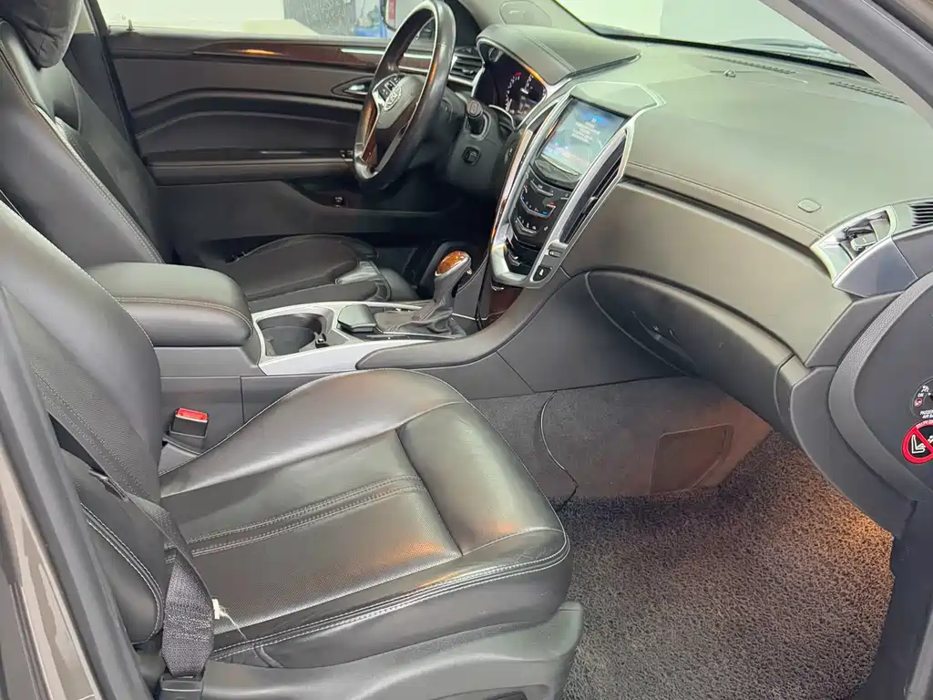 Cadillac SRX 2015 — фото 10