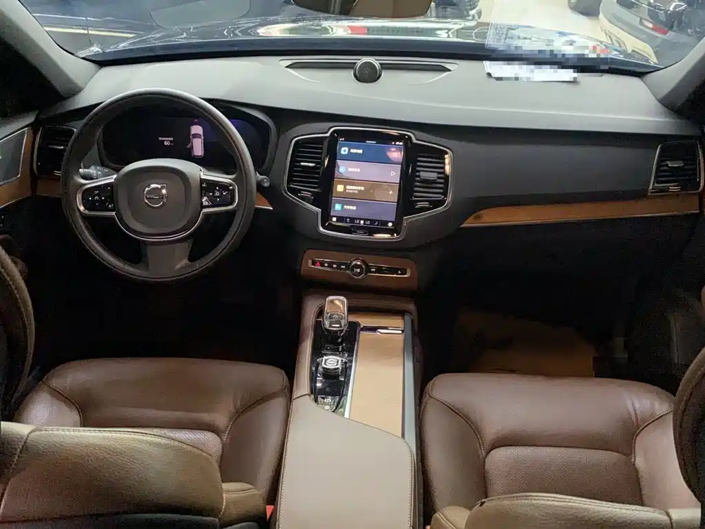 Volvo XC90 2023 — фото 13