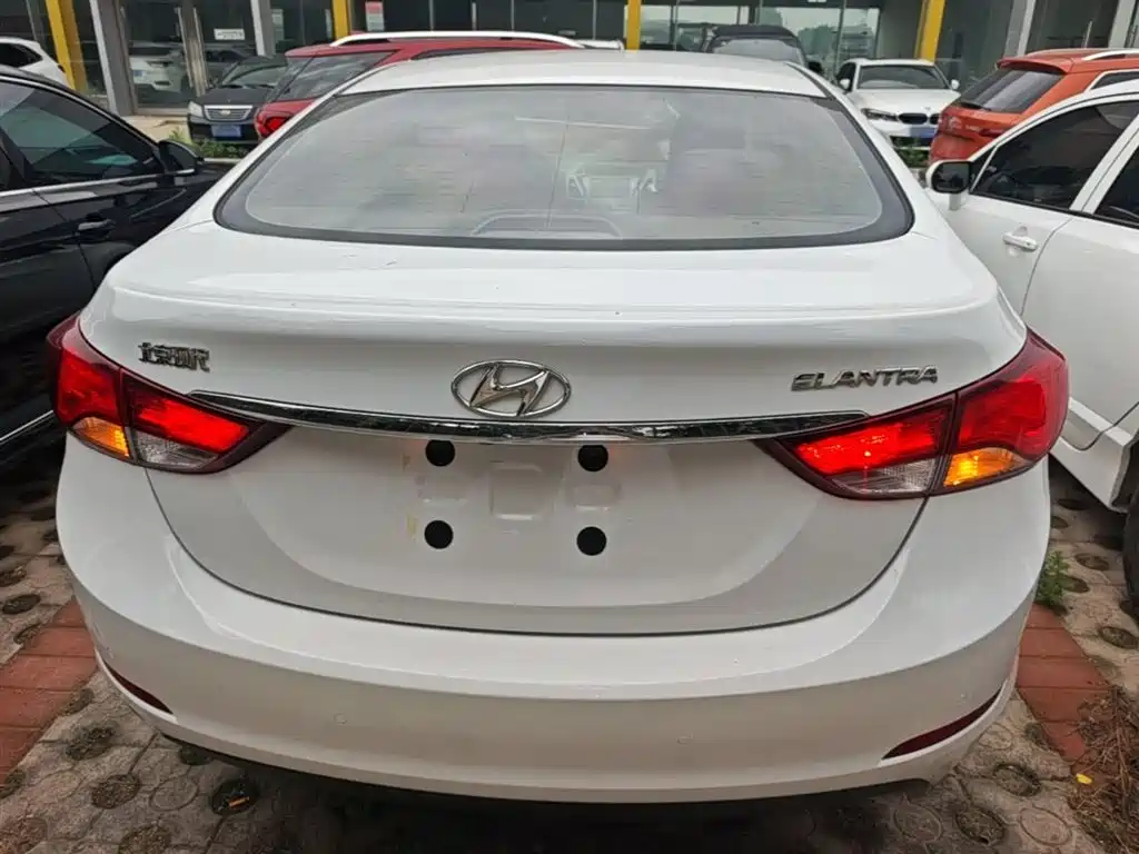 Hyundai Elantra Langdong 2017 — фото 6