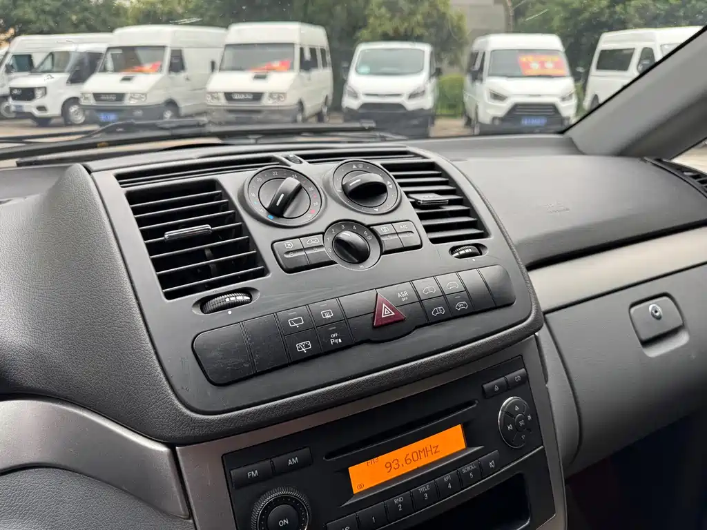 Mercedes-Benz Vito 2015 — фото 11