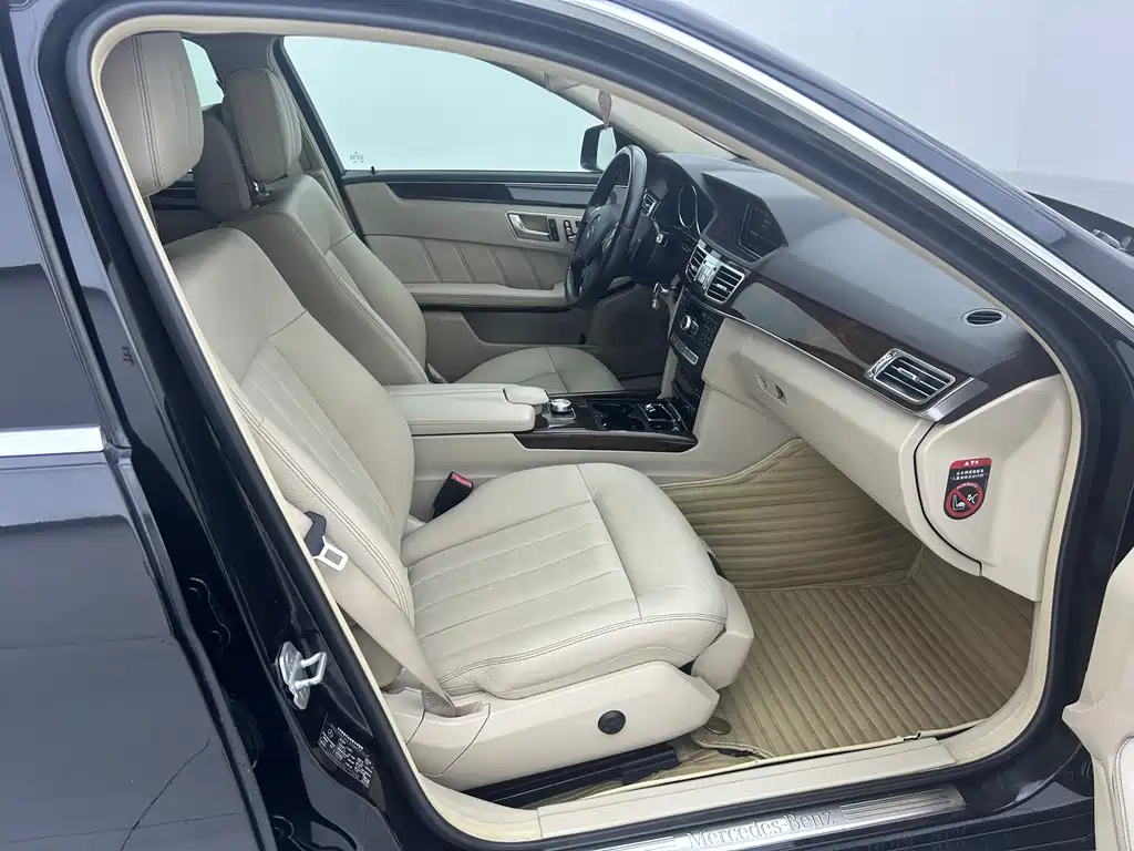 Mercedes-Benz E-Class 2014 — фото 13