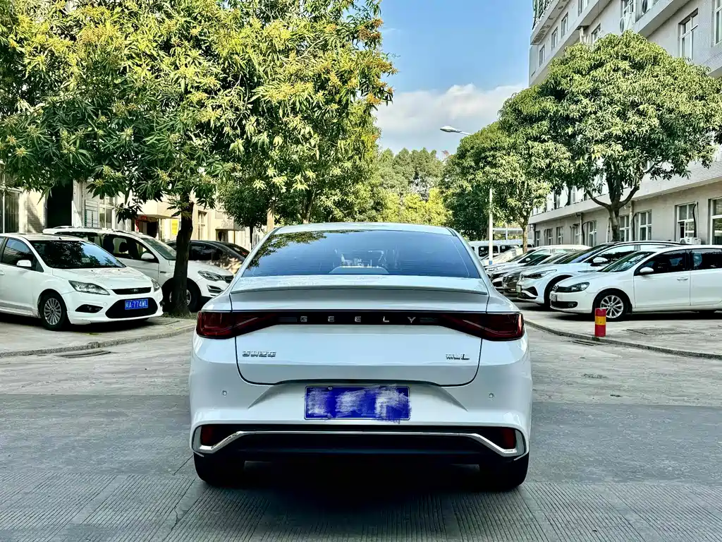 Geely Emgrand L 2022 — фото 10