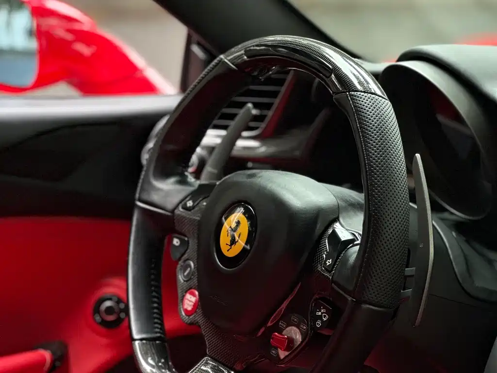 Ferrari 488 2016 — фото 11