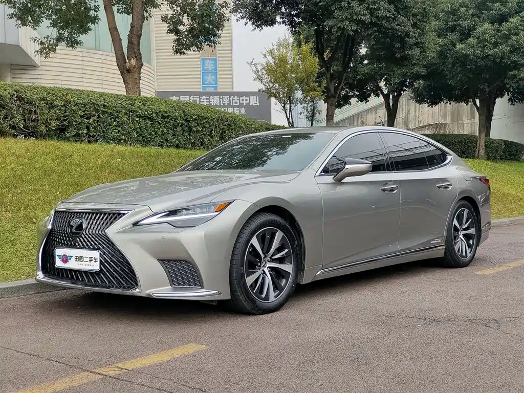 Lexus LS 2021