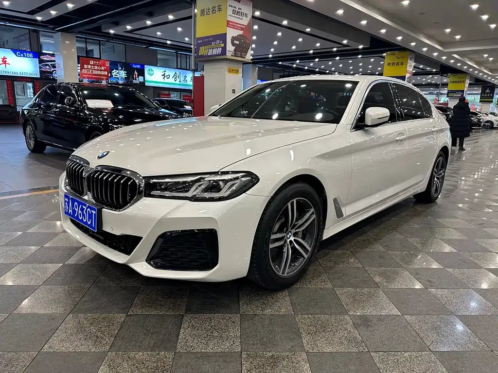 BMW 5 Series 2021 — фото 1