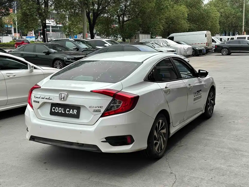 Honda Civic 2017 — фото 4