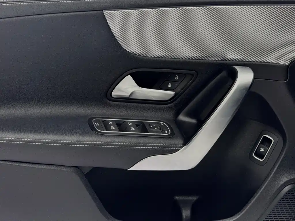 Mercedes-Benz A-Class 2023 — фото 19