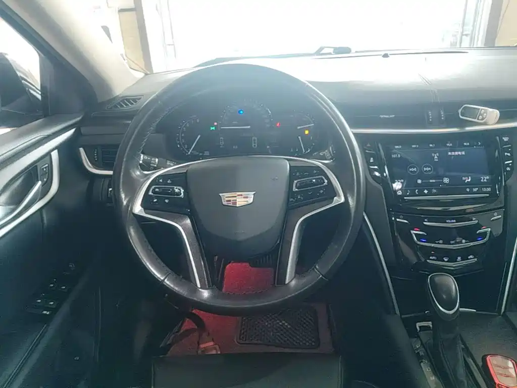Cadillac XTS 2018 — фото 11