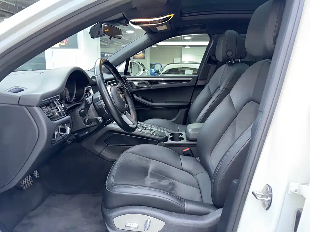 Porsche Macan 2020 — фото 11