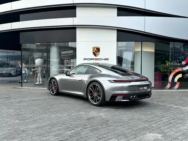 Porsche 911 2023