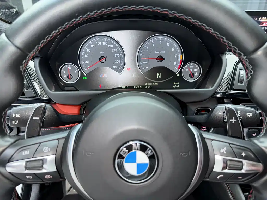 BMW M4 2015 — фото 17