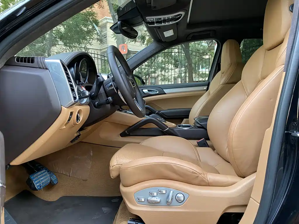 Porsche Cayenne 2018 — фото 14