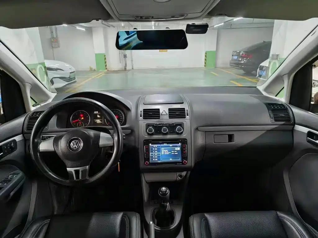 Volkswagen Touran 2014