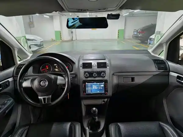 Volkswagen Touran 2014