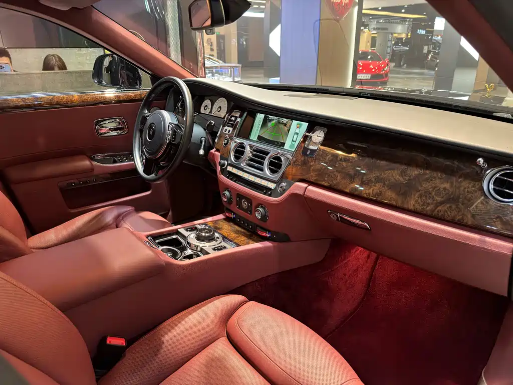 Rolls-Royce Ghost 2015 — фото 26