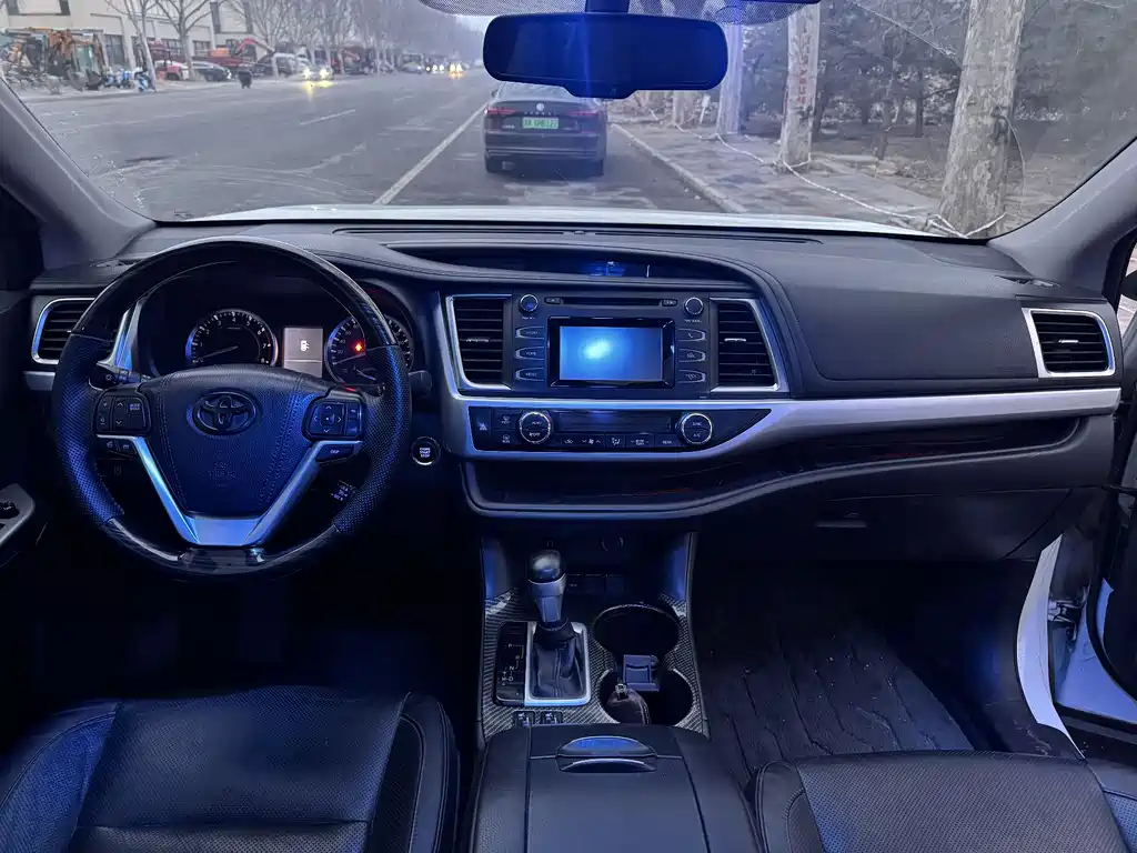 Toyota Highlander 2016 — фото 9