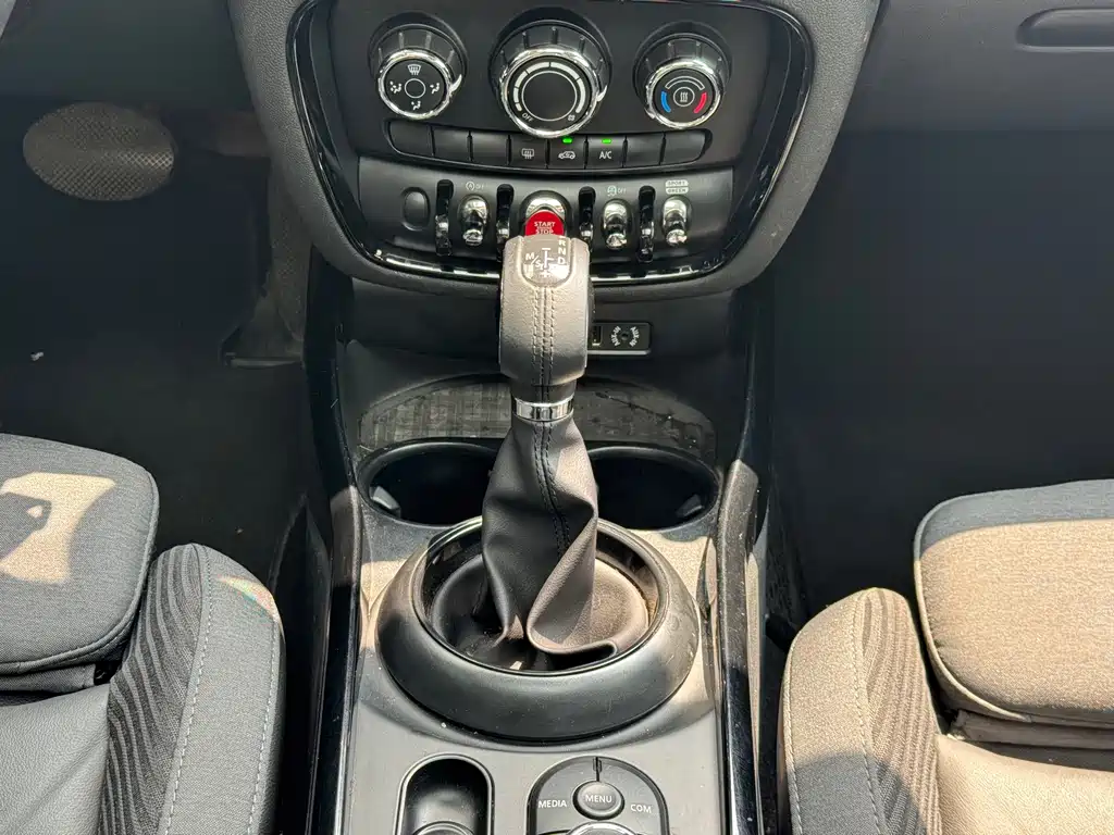 MINI Clubman 2018 — фото 10