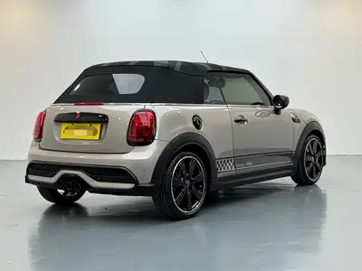 MINI MINI 2023