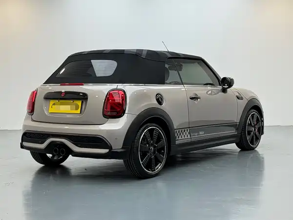 MINI MINI 2023