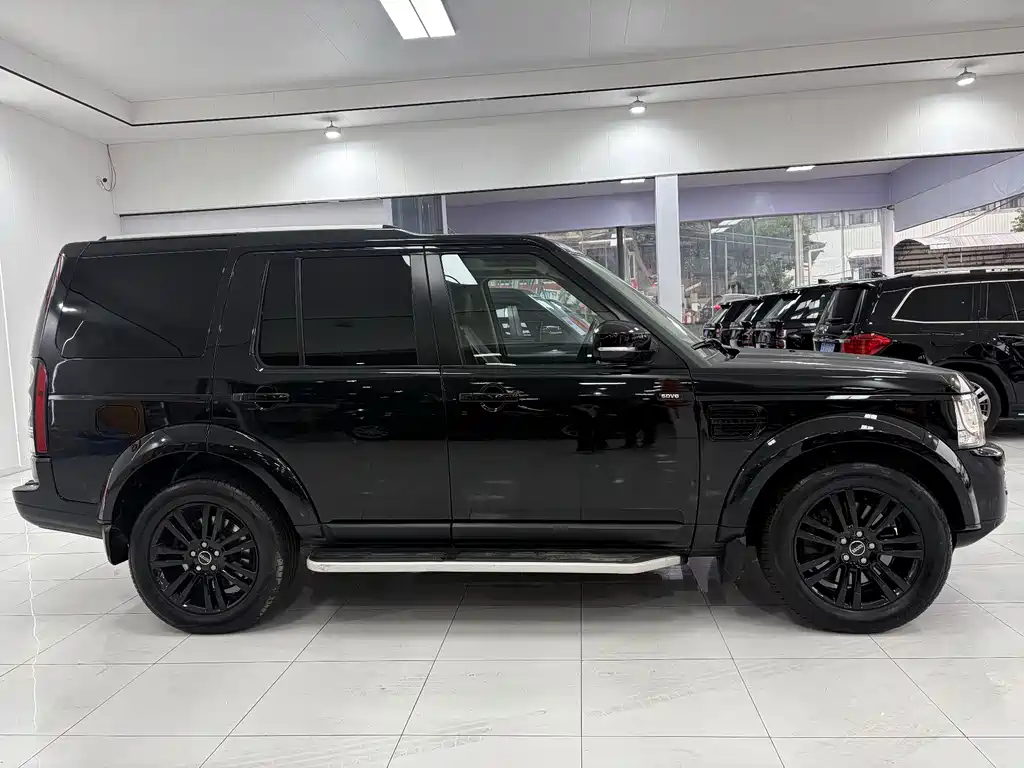 Land Rover Discovery 2015 — фото 14