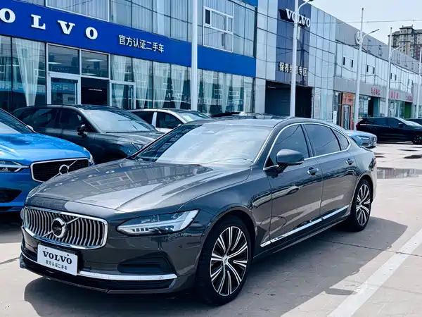 Volvo S90 2023