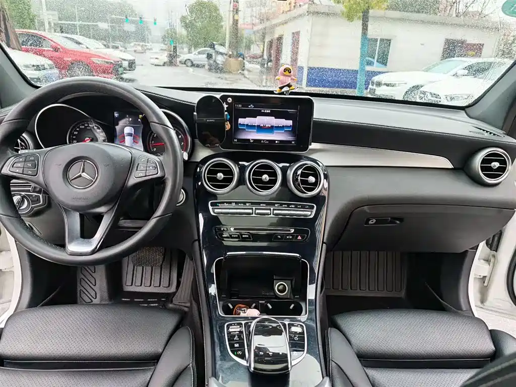 Mercedes-Benz C-Class 2017 — фото 15