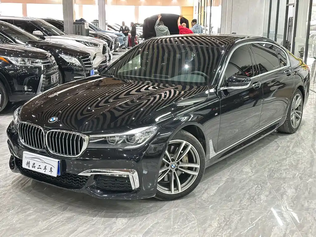 BMW 7 Series 2018 — фото 1