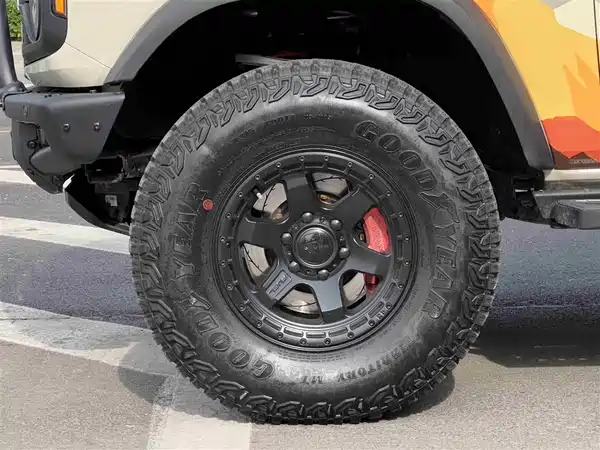 Ford Bronco 2024