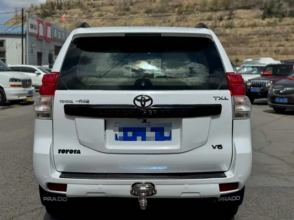 Toyota Prado 2012 — фото 8