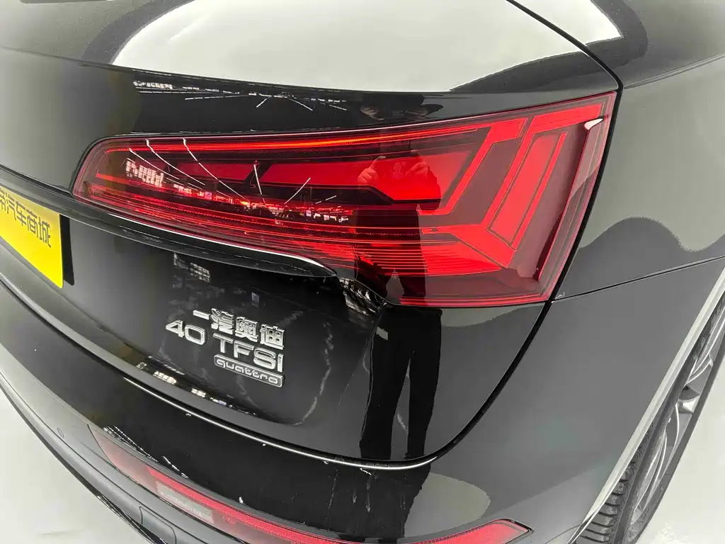Audi Q5L 2023 — фото 16