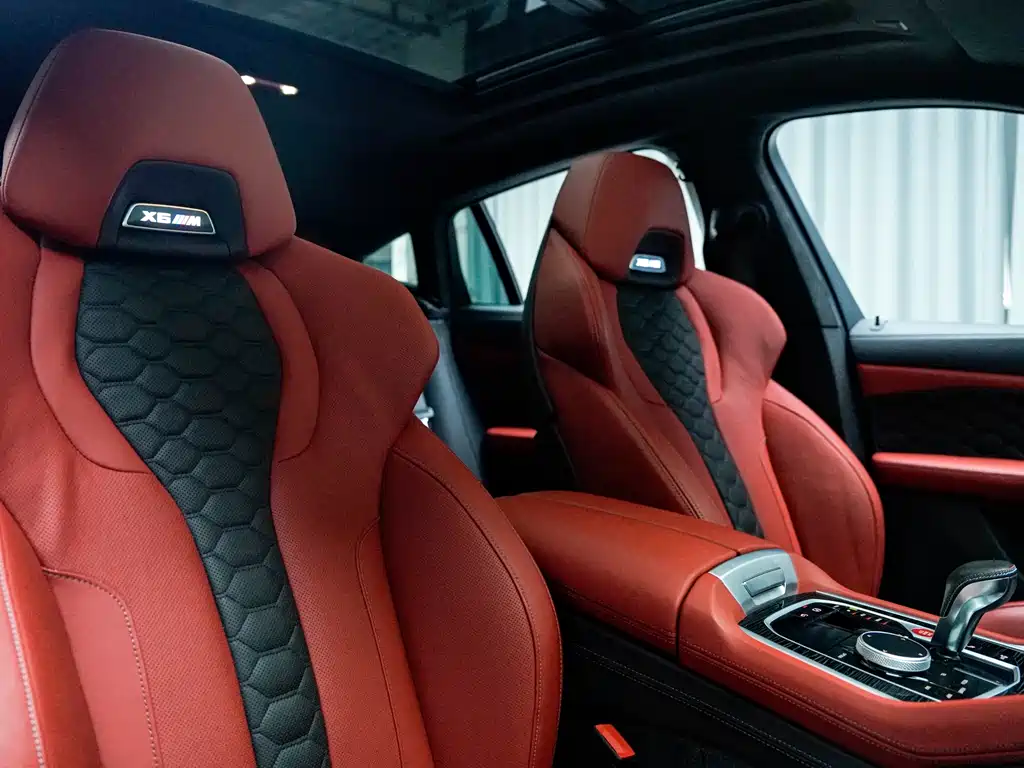BMW X6 M 2023 — фото 10