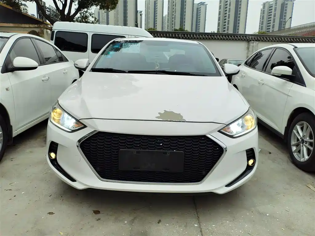 Hyundai Elantra 2017 — фото 3