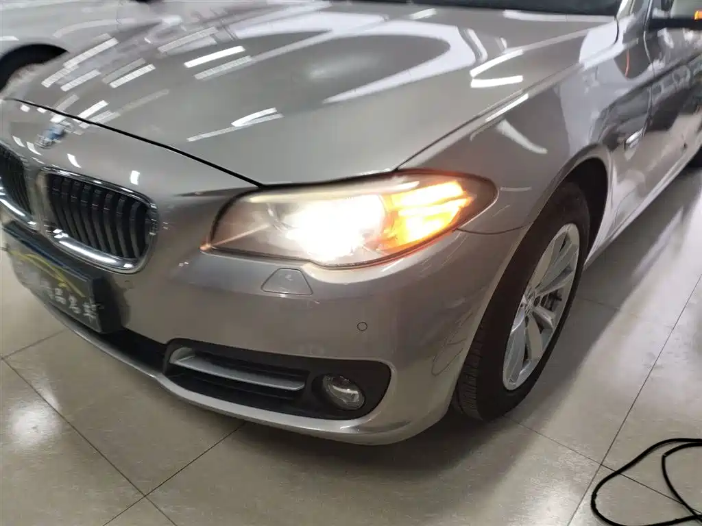 BMW 5 Series 2015 — фото 24