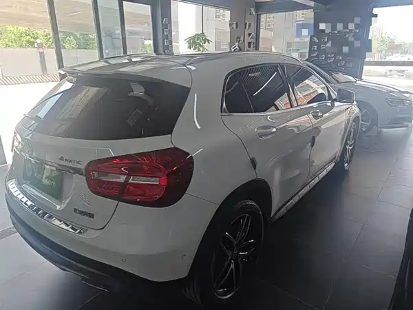 Mercedes-Benz GLA 2016