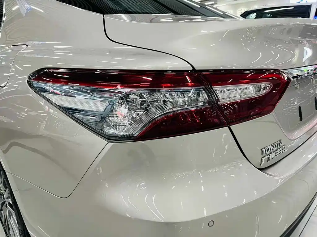 Toyota Camry 2018 — фото 15