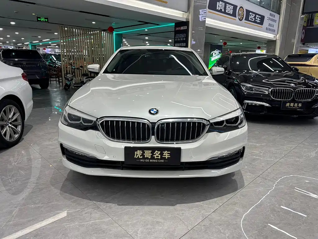 BMW 5 Series 2018 — фото 2